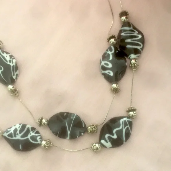 Fashion White & Black With Silver Chain Wrap Layer Necklace - Picture 4 of 10